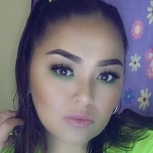 Meet your Posher, Avigail